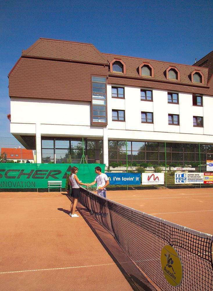 Hotel Sopron Exterior photo