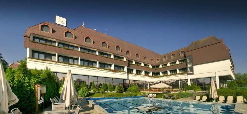 Hotel Sopron Exterior photo